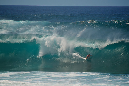 Surfing the Banzai Pipeline