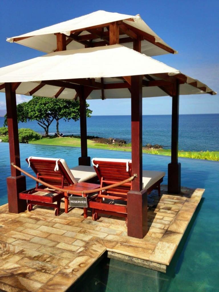 Cabana for rent at the Wailea Beach Marriott Serenity Pool