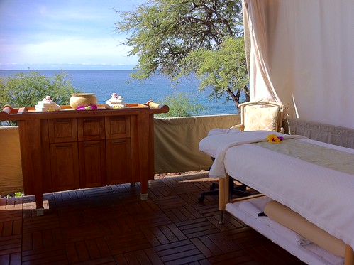 Oceanside Hale at Four Seasons Spa at Manele